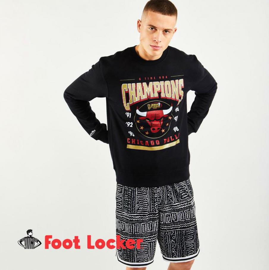 Sweatshirts men . Foot Locker (2021-03-05-2021-03-05)